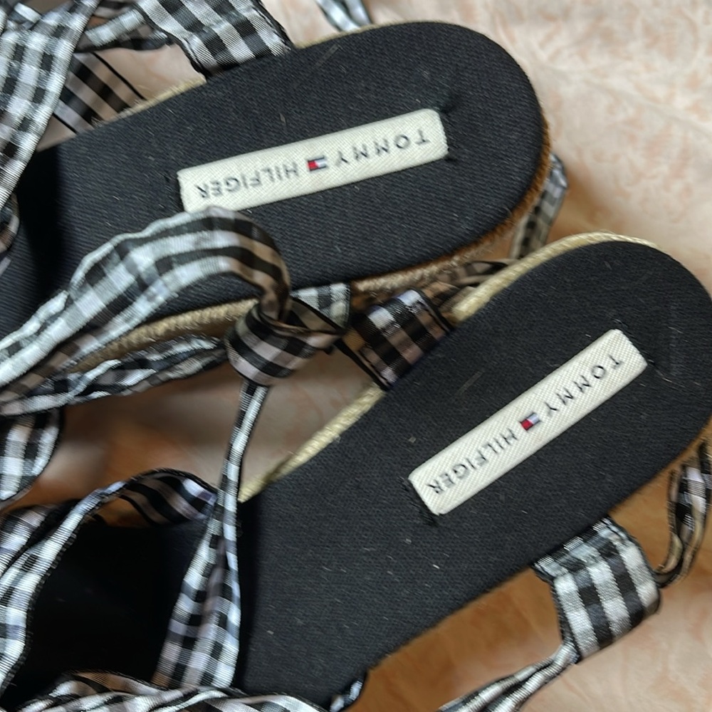 Tommy Hilfiger Blank White Gingham Plaid Wedge Lace Tie Shoes - Picture 4 of 10